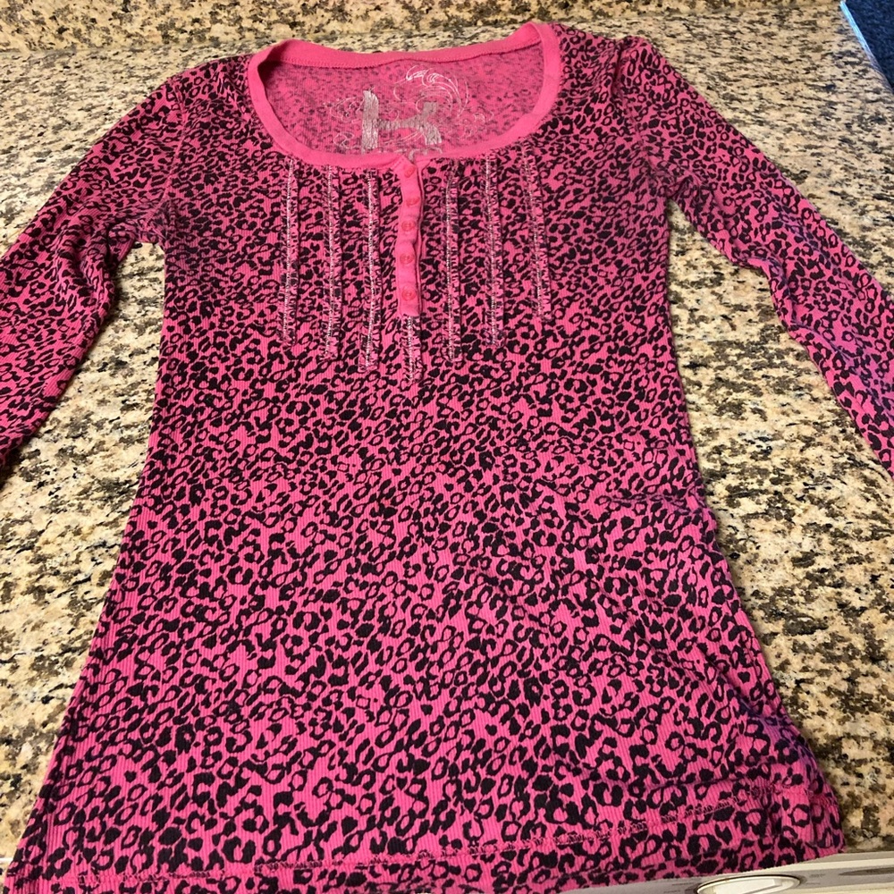 Kirra juniors medium ribbed long sleeve top.